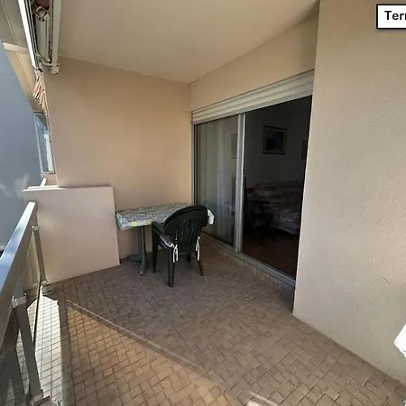 Apartment Studio Lavandou Avec Parking Prive Proche Mer