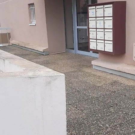 Apartment Studio Lavandou Avec Parking Prive Proche Mer Le Lavandou