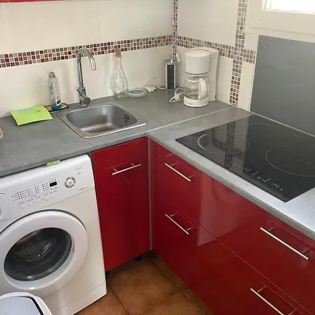 Lavandou Avec Parking Privé Proche