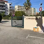 Lavandou Avec Parking Prive Proche Le Lavandou