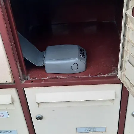 Studio lavandou avec parking privé proche mer Appartamento