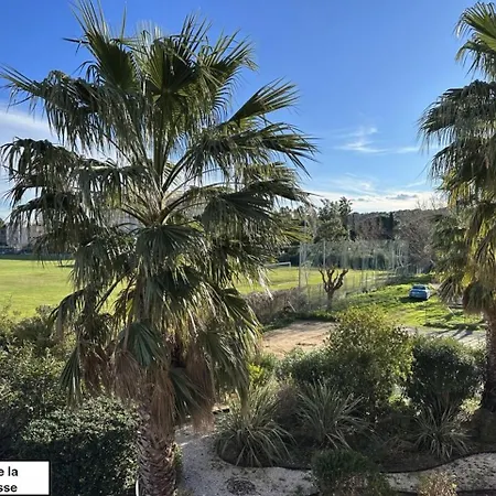 Lavandou Avec Parking Privé Proche Le Lavandou