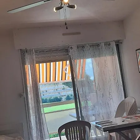 Apartment Lavandou Avec Parking Prive Proche