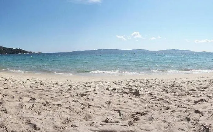 Studio lavandou avec parking privé proche mer Appartement