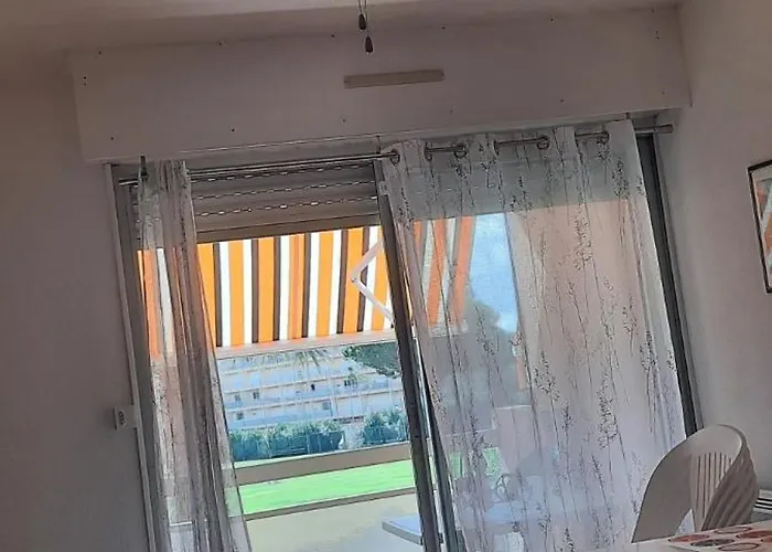 Apartment Lavandou Avec Parking Prive Proche