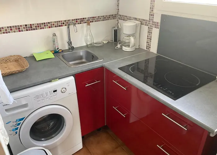 Lavandou Avec Parking Privé Proche